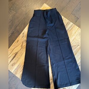 Quince Ultra-Stretch Ponte Super Wide Leg
Pants